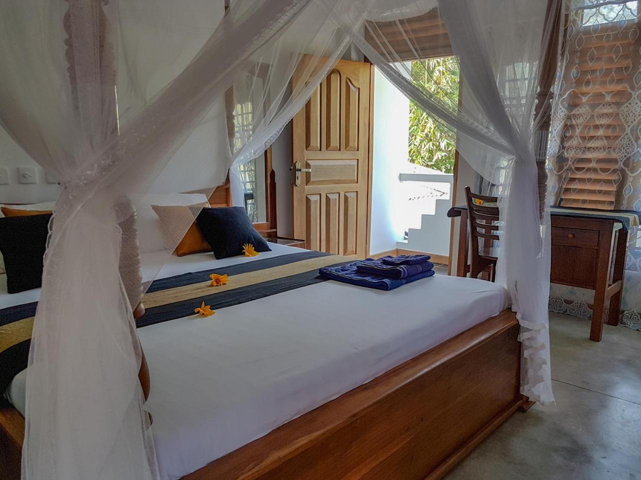 White Villa Beach Resort Mirissa Zewnętrze zdjęcie